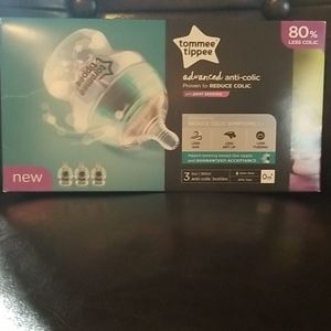 NEW 3 - 5oz anti colic bottles